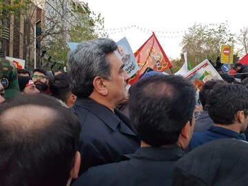 پیروز حناچی درمراسم شهید سردار سلیمانی