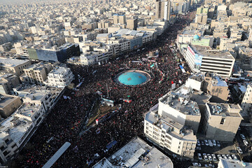 مراسم تشییع و اقامه نماز بر پیکر سردار بزرگ سپهبد شهید حاج قاسم سلیمانی و شهیدان مقاومت