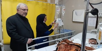 حضور وزیر بهداشت بر بالین مصدومان حادثه کرمان/ عکس