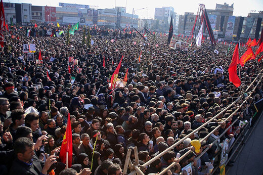 ببینید | دلیل حادثه تلخ کشته شدن هموطنان کرمانی در مراسم تشییع پیکر شهید سلیمانی به روایت صدا و سیما