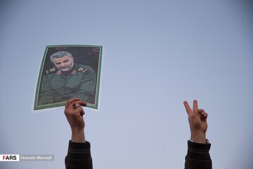 تصاویر خوشحالی خیابانی مردم برای #انتقام _سخت از آمریکا