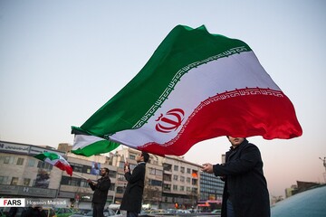 تصاویر خوشحالی خیابانی مردم برای #انتقام _سخت از آمریکا