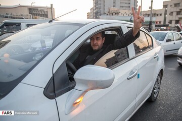 تصاویر خوشحالی خیابانی مردم برای #انتقام _سخت از آمریکا