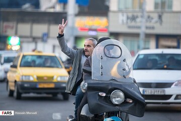 تصاویر خوشحالی خیابانی مردم برای #انتقام _سخت از آمریکا