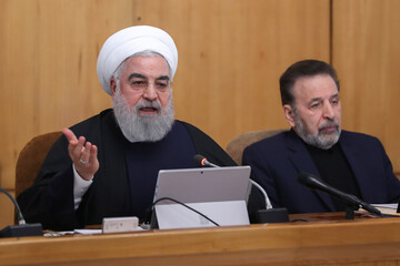 Rouhani underlines kicking out US forces from region
