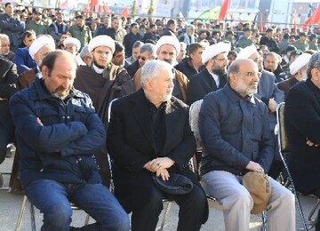 داوود میرباقری در مراسم خاکسپاری شهید حاج‌قاسم سلیمانی/ عکس 