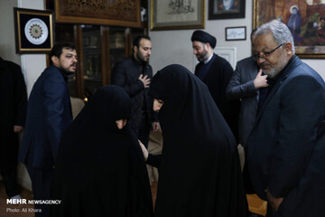 دیدار عمار حکیم با خانواده سپهبد شهید قاسم سلیمانی