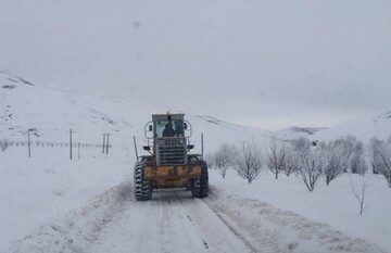 تلاش راهداران آذربایجان‌غربی برای بازگشایی معابر