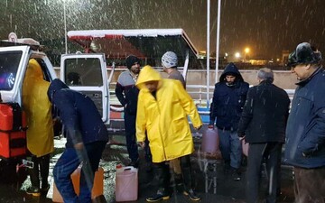 سوخت رایگان برای خودروهای در برف مانده مسیر مشهد-تربت حیدریه