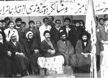 پیشنهاد تشکیل شورای انقلاب را چه کسی به امام خمینی داد؟/ ماجرای بیانیه شورا پس از تسخیر لانه جاسوسی آمریکا
