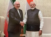 ظريف يلتقي رئيس الوزراء الهندي