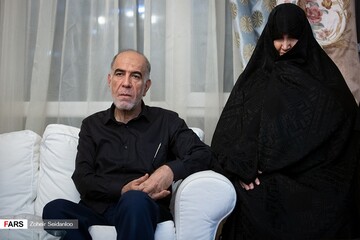 دیدار سردار حاجی زاده با خانواده شهیده فاطمه محمودی