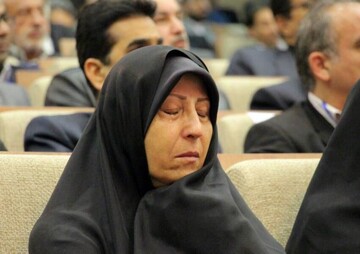 دلنوشته فاطمه هاشمی برای پدر: می‌گفت خدایا مردم خسته‌اند از این همه نزاع بی‌حاصل/عروج حاج‌قاسم ضربه‌ای سخت بود و پرپرشدن ۱۷۶ انسان بیگناه، جانسوز