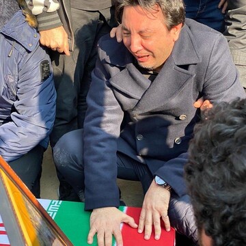 لحظه تلخ آخرین وداع یک پدر با خانواده‌اش که در پرواز اوکراینی جان باختند