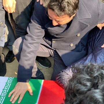 لحظه تلخ آخرین وداع یک پدر با خانواده‌اش که در پرواز اوکراینی جان باختند