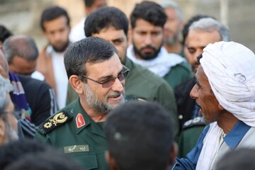 بازدید سردار تنگسیری فرمانده نیروی دریایی سپاه از مناطق سیل‌زده جنوب شرق کشور