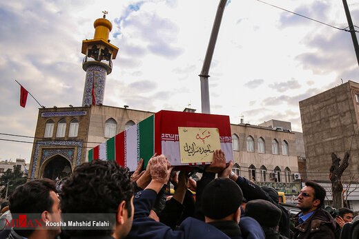 تصاویر | تشییع پیکر دو تن از جانباختگان سانحه هوایی در تهران 25