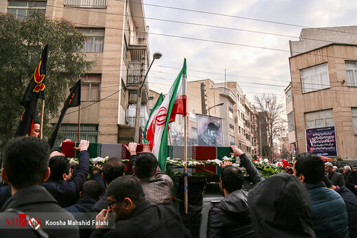 تصاویر | تشییع پیکر دو تن از جانباختگان سانحه هوایی در تهران 11