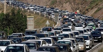 ترافیک فوق العاده سنگین در محدوده پیست آبعلی/ اعلام محورهای برفی
