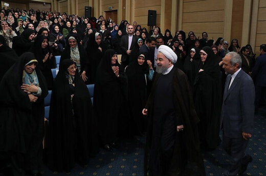 روحانی اجازه معرفی وزیر زن را ندارد؟ روحانی اجازه معرفی وزیر زن را ندارد؟