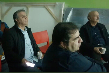 ببینید | ایرج طهماسب در حال تماشای برد قاطع آسیایی استقلال