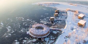 سوئدی‌ها هتل شناور یخی ساختند / عکس