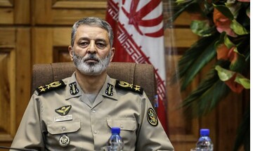 پیام فرمانده کل ارتش به مناسبت آغاز دهه فجر/ انقلاب اسلامی موجب دفع فتنه‌ها از منطقه شده است