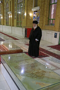 حضور در مرقد مطهر امام خمینی(ره) و گلزار شهیدان
