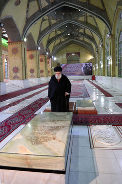 حضور در مرقد مطهر امام خمینی(ره) و گلزار شهیدان