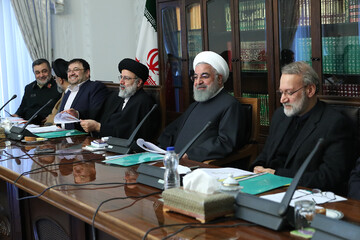 تصویری از سران قوا و فرمانده کل سپاه در جلسه امروز شورای عالی فضای مجازی