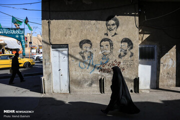 تصاویر | خاطرات به جا مانده از روزهای انقلاب روی دیوارهای شهر