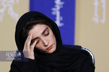 مینا ساداتی