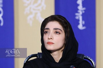 مینا ساداتی