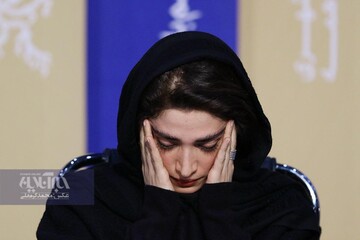 مینا ساداتی