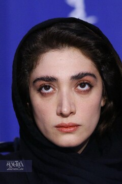 مینا ساداتی