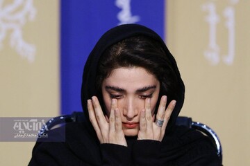 مینا ساداتی