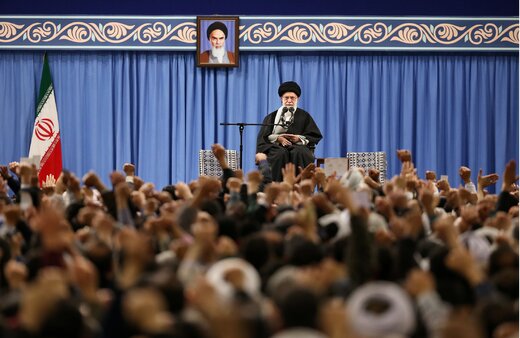 رهبر انقلاب: معامله قرن قبل از مردن ترامپ، خواهد مُرد/هر کسی به ایران علاقمند است، باید در انتخابات شرکت کند
