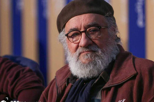 عکس |  تیپ و چهره داریوش ارجمند در ۲۷ سالگی در دوران پهلوی؛ مرکز تئاتر مشهد در سال ۱۳۵۰