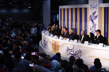 نشست خبری «خروج»