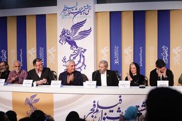 نشست خبری «خروج»