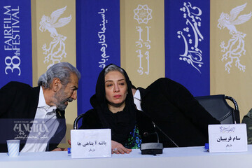 نشست خبری «خروج»