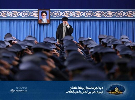 قائد الثورة يستقبل جمعا من قادة وكوادر القوة الجوية قائد الثورة يستقبل جمعا من قادة وكوادر القوة الجوية