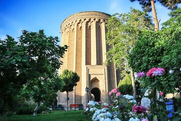 توضیحاتی درباره کج‌شدگی برجی در شهرری