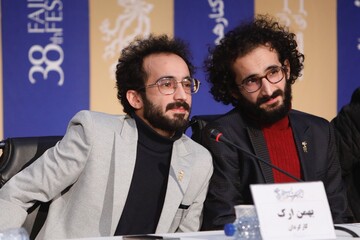 نشست خبری پوست