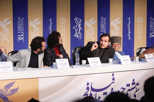 نشست خبری پوست