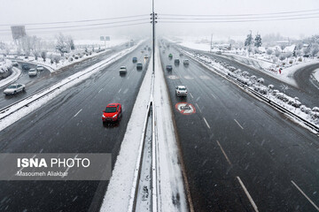 برف و باد در پایتخت/ دمای تهران سه درجه زیر صفر می‌رود