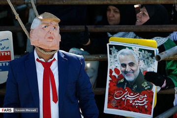 ببینید | تصاویر تماشایی از حاشیه‌های راهپیمایی ۲۲ بهمن 