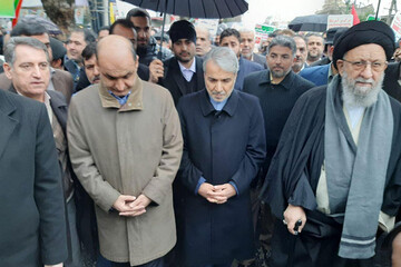 ببینید | از احمدی‌نژاد و جنتی تا فرزندان رهبر انقلاب در راهپیمایی ۲۲ بهمن