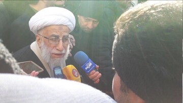جنتی: مردم به کسانی رأی دهند که طعم گرسنگی را چشیده باشند/کسانی که در مجلس فاسد شدند را کنار زدیم /عکسی از حضور احمدی نژاد در جمع راهپیمایان