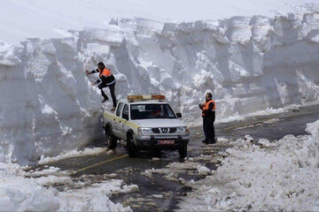 ببینید | تصاویر باورنکردنی از ارتفاع برف در خلخال و جاده بوکان به مهاباد